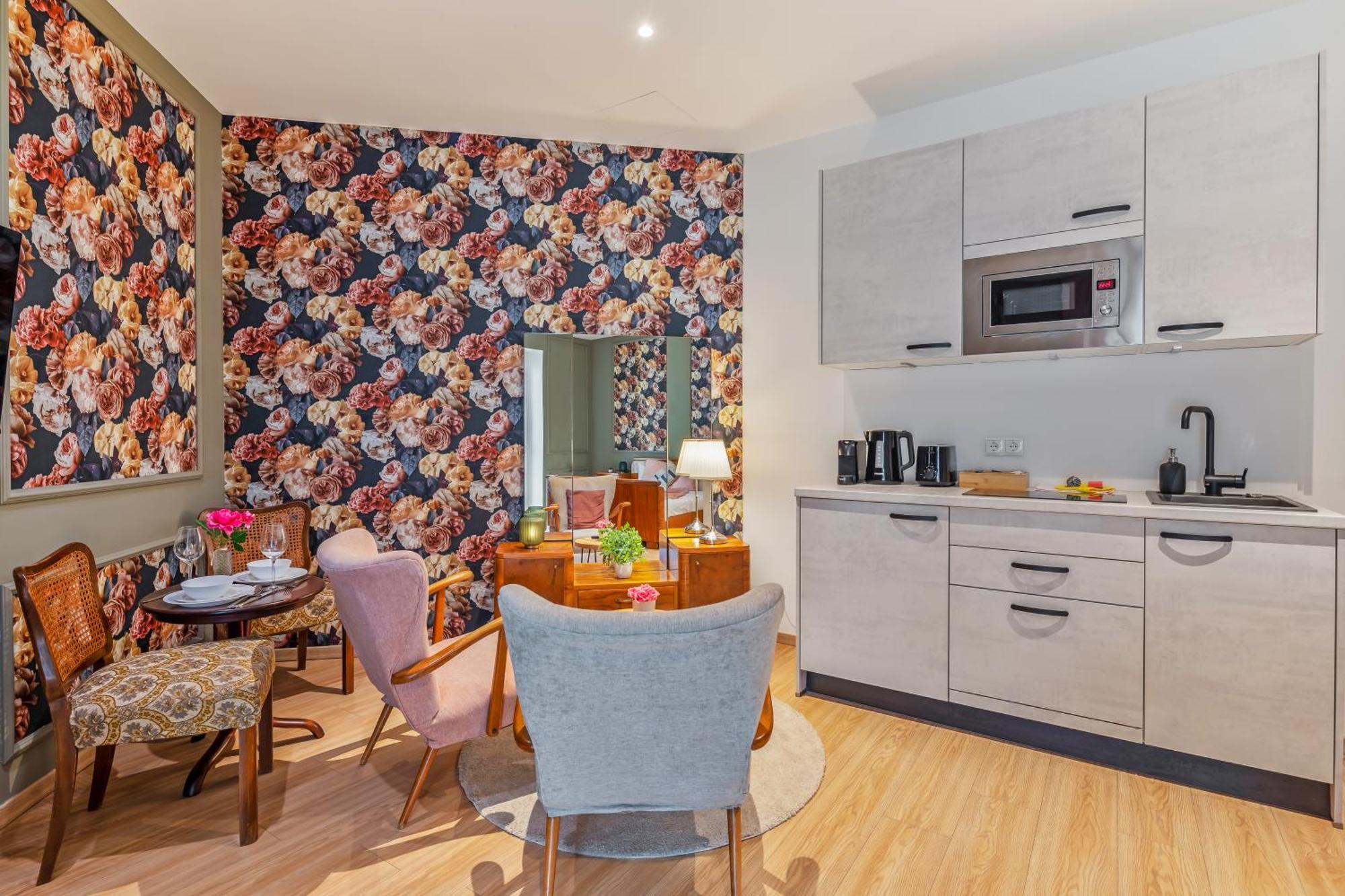 Stylish Flower Power Studio - Close To City Center & Public Transport - Ac & Wifi Bécs Kültér fotó
